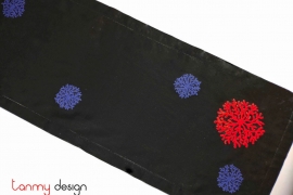 Table runner -round red & blue coral embroidery